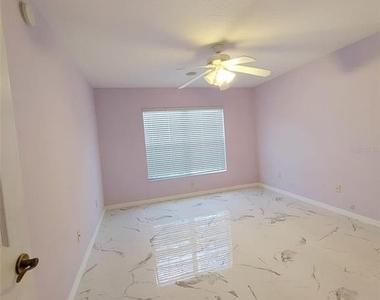 1102 Ne 21st Terrace - Photo Thumbnail 34