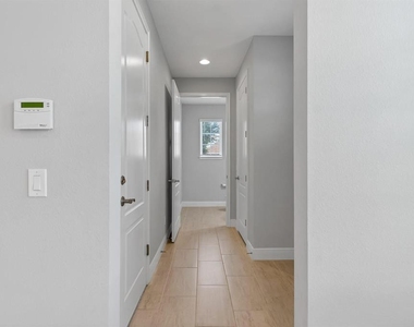 2795 Bolzano Drive - Photo Thumbnail 28