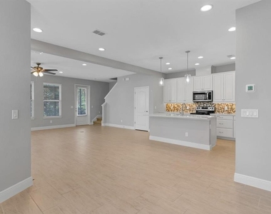 2795 Bolzano Drive - Photo Thumbnail 11
