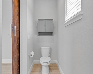 2795 Bolzano Drive - Photo Thumbnail 18