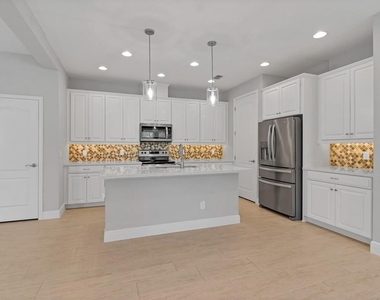 2795 Bolzano Drive - Photo Thumbnail 7