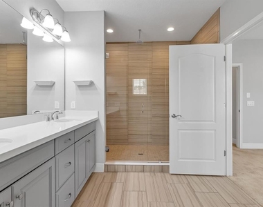 2795 Bolzano Drive - Photo Thumbnail 17