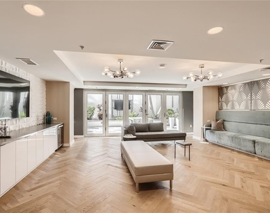 415-2 E Pine Street - Photo Thumbnail 14