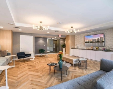 415-2 E Pine Street - Photo Thumbnail 15