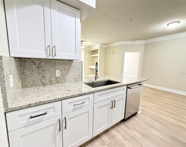 13015 Plantation Park Circle - Photo Thumbnail 2