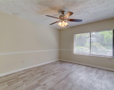 10406 Reclinata Lane - Photo Thumbnail 22