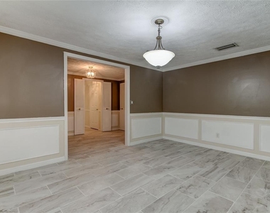 10406 Reclinata Lane - Photo Thumbnail 18