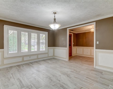 10406 Reclinata Lane - Photo Thumbnail 21