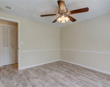 10406 Reclinata Lane - Photo Thumbnail 25