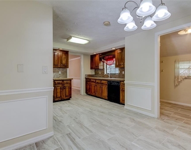 10406 Reclinata Lane - Photo Thumbnail 16