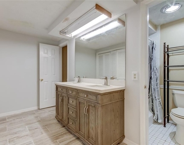 10406 Reclinata Lane - Photo Thumbnail 33