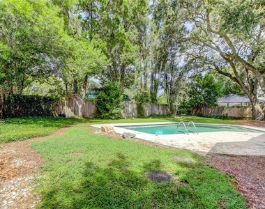10406 Reclinata Lane - Photo Thumbnail 4