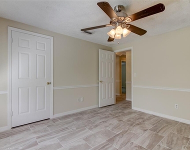 10406 Reclinata Lane - Photo Thumbnail 24