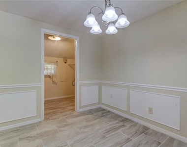 10406 Reclinata Lane - Photo Thumbnail 17