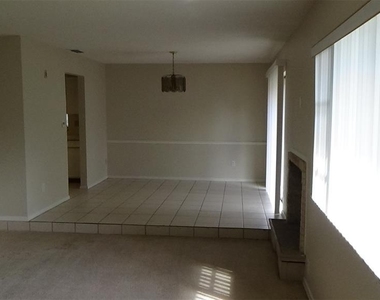 2730 Prince John Road - Photo Thumbnail 9