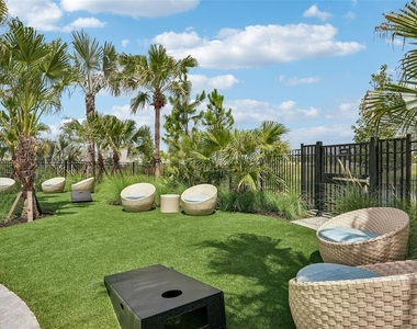 10040 Blackstone Creek Court - Photo Thumbnail 17