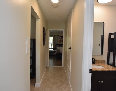 4825 Loretta Lane - Photo Thumbnail 22