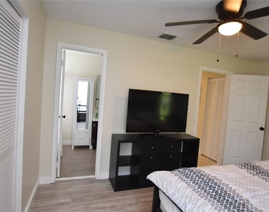 4825 Loretta Lane - Photo Thumbnail 13
