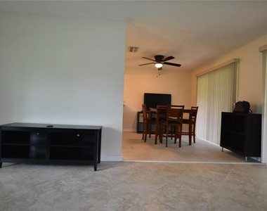 4825 Loretta Lane - Photo Thumbnail 4