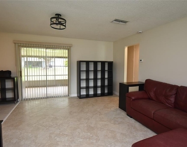 4825 Loretta Lane - Photo Thumbnail 10