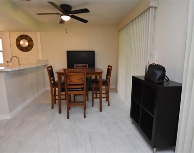 4825 Loretta Lane - Photo Thumbnail 5