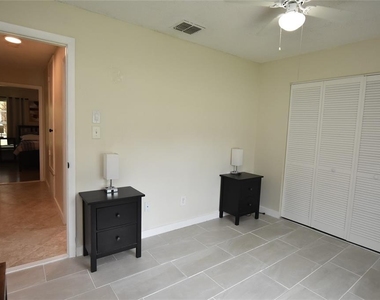 4825 Loretta Lane - Photo Thumbnail 20