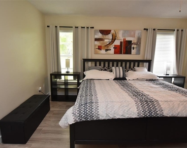 4825 Loretta Lane - Photo Thumbnail 11