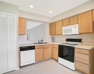 13324 Fairway Glen Drive - Photo Thumbnail 2