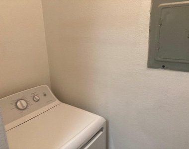 4352 S Kirkman Road - Photo Thumbnail 10