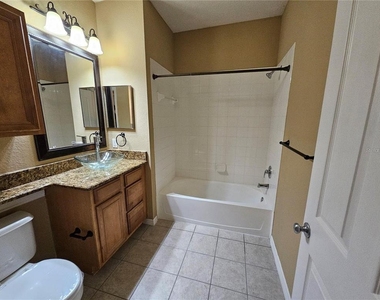 6151 Metrowest Boulevard - Photo Thumbnail 12