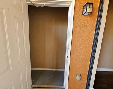 6151 Metrowest Boulevard - Photo Thumbnail 5