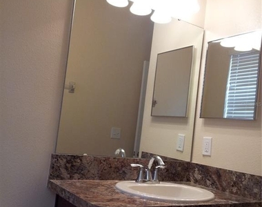 7324 Ella Lane - Photo Thumbnail 10