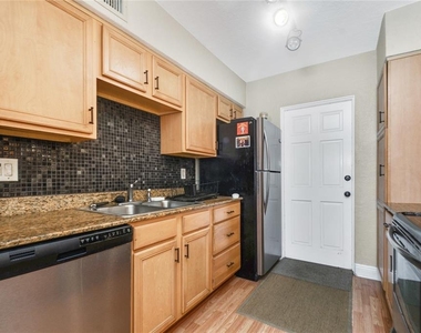 225 E New Hampshire Street - Photo Thumbnail 6
