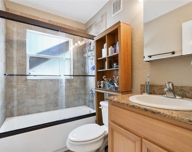 225 E New Hampshire Street - Photo Thumbnail 11