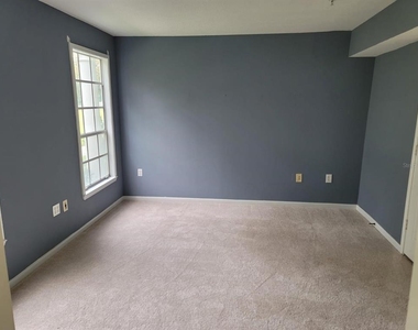 265 Goldenrain Drive - Photo Thumbnail 11
