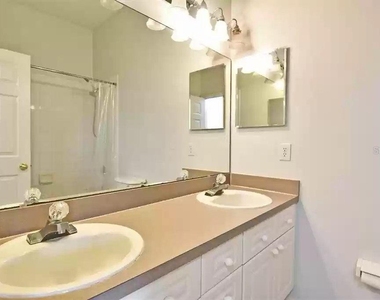 265 Goldenrain Drive - Photo Thumbnail 7
