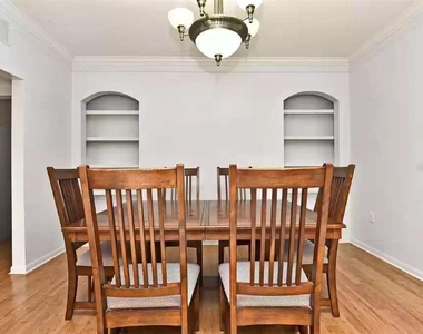 265 Goldenrain Drive - Photo Thumbnail 10