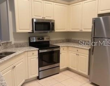 213 Lourdan Court - Photo Thumbnail 9
