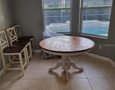 909 Arbormoor Place - Photo Thumbnail 4