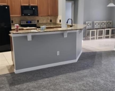 909 Arbormoor Place - Photo Thumbnail 3