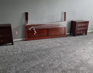 909 Arbormoor Place - Photo Thumbnail 14