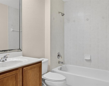 8506 Saint Marino Boulevard - Photo Thumbnail 27