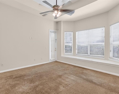 8506 Saint Marino Boulevard - Photo Thumbnail 17