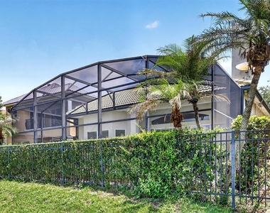 8506 Saint Marino Boulevard - Photo Thumbnail 45