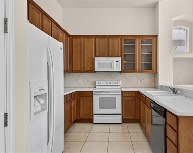 8506 Saint Marino Boulevard - Photo Thumbnail 12