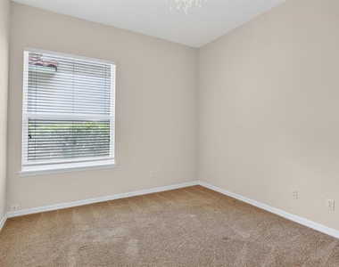 8506 Saint Marino Boulevard - Photo Thumbnail 28