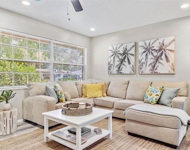4904 19th Avenue W - Photo Thumbnail 3