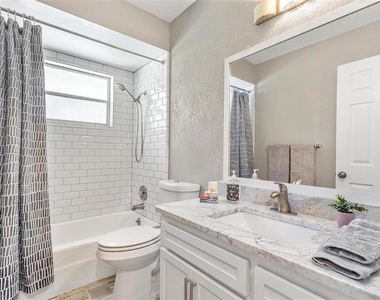 4904 19th Avenue W - Photo Thumbnail 18
