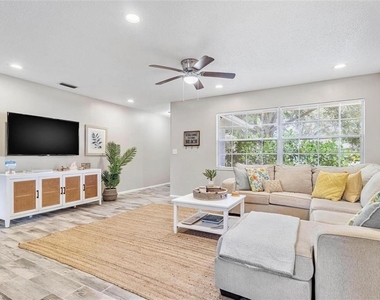 4904 19th Avenue W - Photo Thumbnail 4