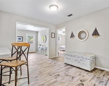 4904 19th Avenue W - Photo Thumbnail 6